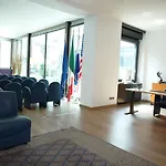Western Executive And Hotel 4*