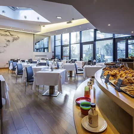 Western Executive And Szálloda