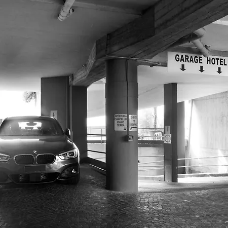 Western Executive And Hotel 4*
