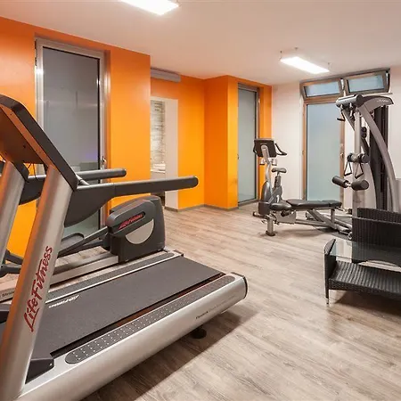 Western Executive And Hotel 4*
