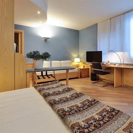 Western Executive And Hotel 4*