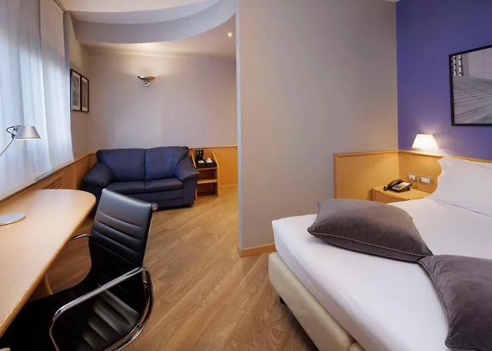 Western Executive And 4*