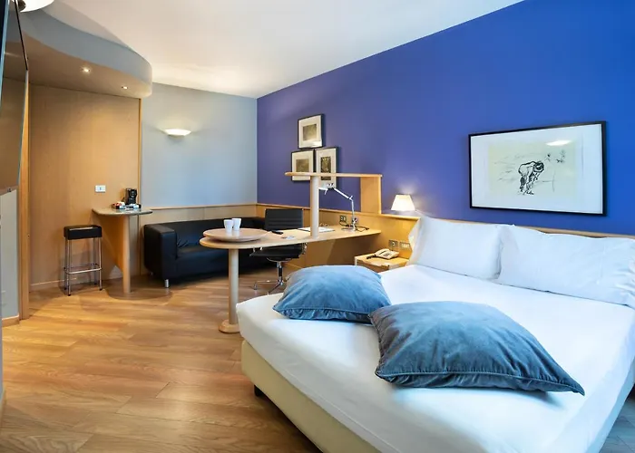 Western Executive And 4* Torino