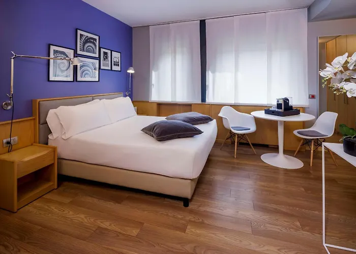 Western Executive And 4* Torino