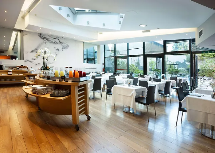 Western Executive And 4* Torino