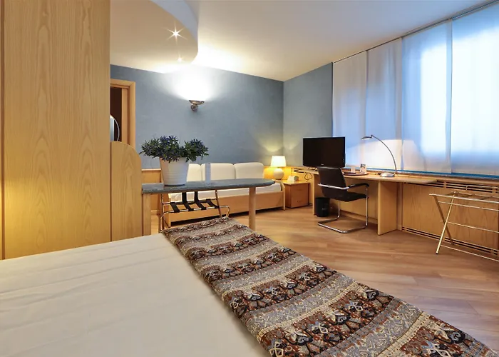 Western Executive And Otel 4*