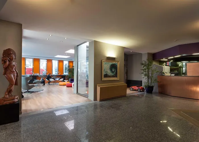 Western Executive And 4* Turín