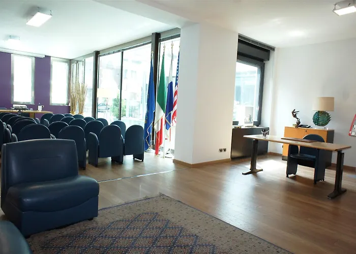 Western Executive And Hotel 4*