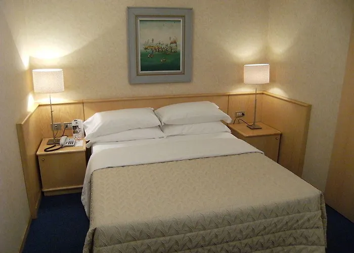 Western Executive And Otel