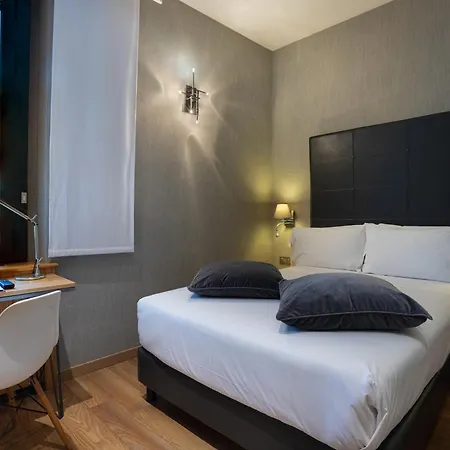 Western Executive Hotel&suites 4*