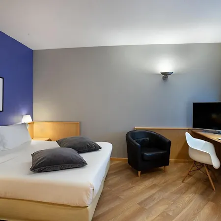 Western Executive Hotel&suites