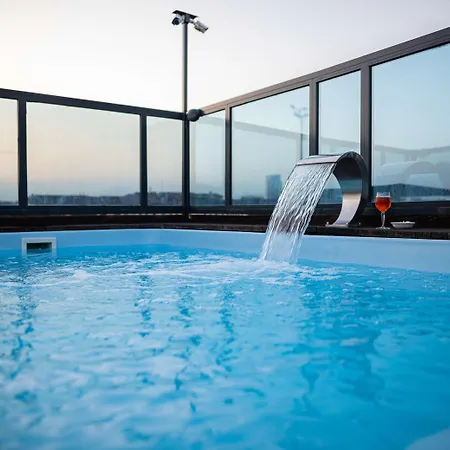 Western Executive Hotel&suites 4*