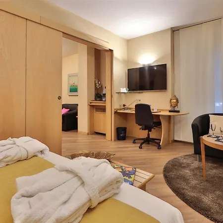 Western Executive Hotel&suites